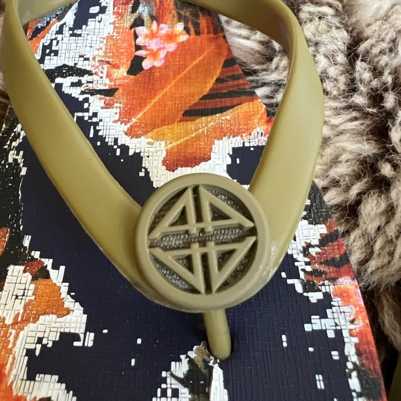 ANTONIO MELANI Black and Gold Abstract Sandals - Picture 3 of 9